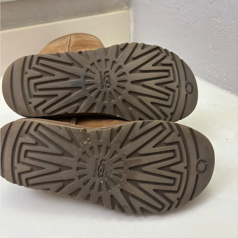 UGG Shearling Boots in Tan - Picture 5 of 7